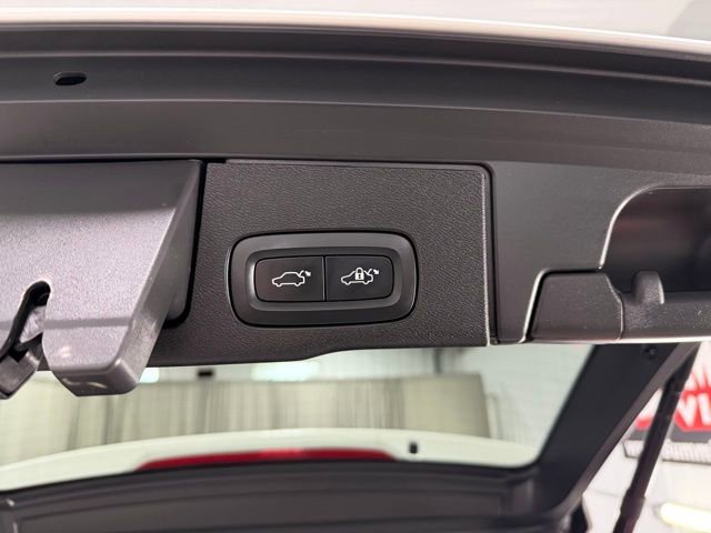 Used 2023 Volvo XC60 B5 Plus w/ Climate Package image 10