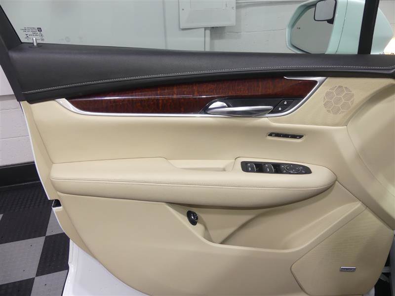 Used 2017 Cadillac XT5 Luxury AWD/4WD image 17