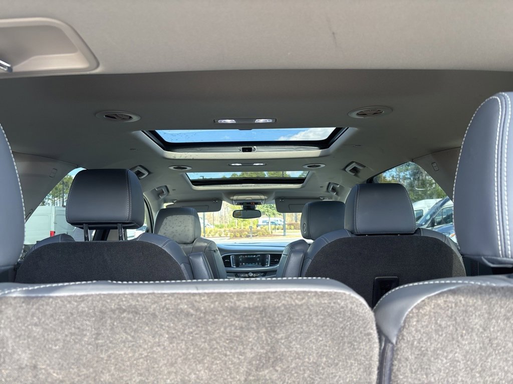 Used 2019 Buick Enclave Premium w/ Experience Buick Package image 17