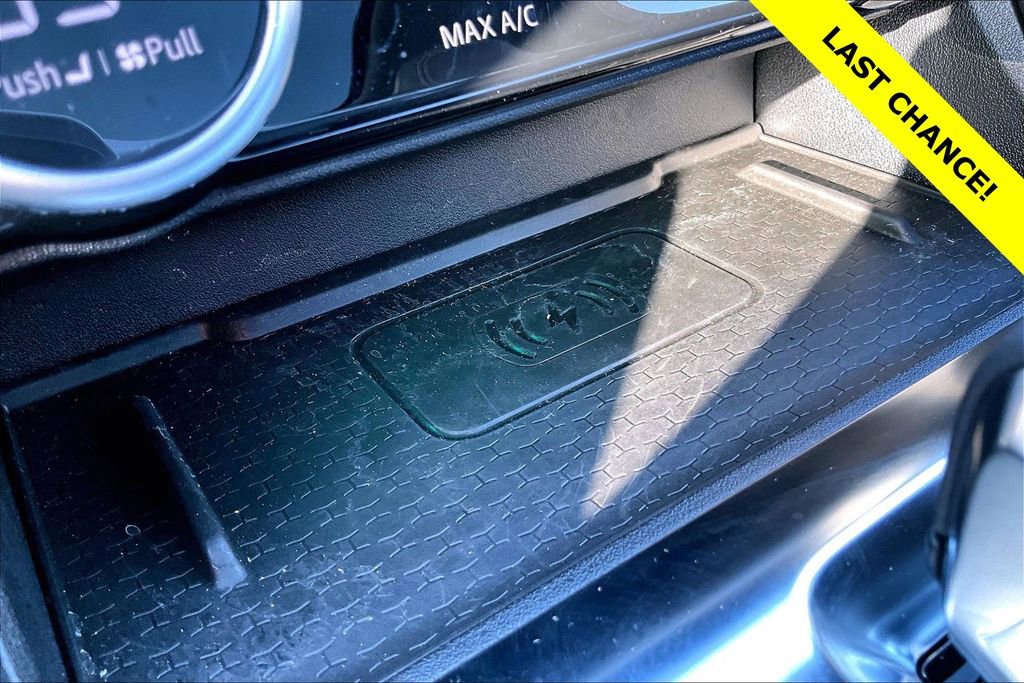 Used 2025 Jaguar F-PACE R-Dynamic S image 31