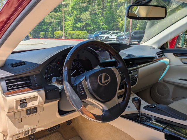 Used 2015 Lexus ES 350 w/ Luxury Package image 10