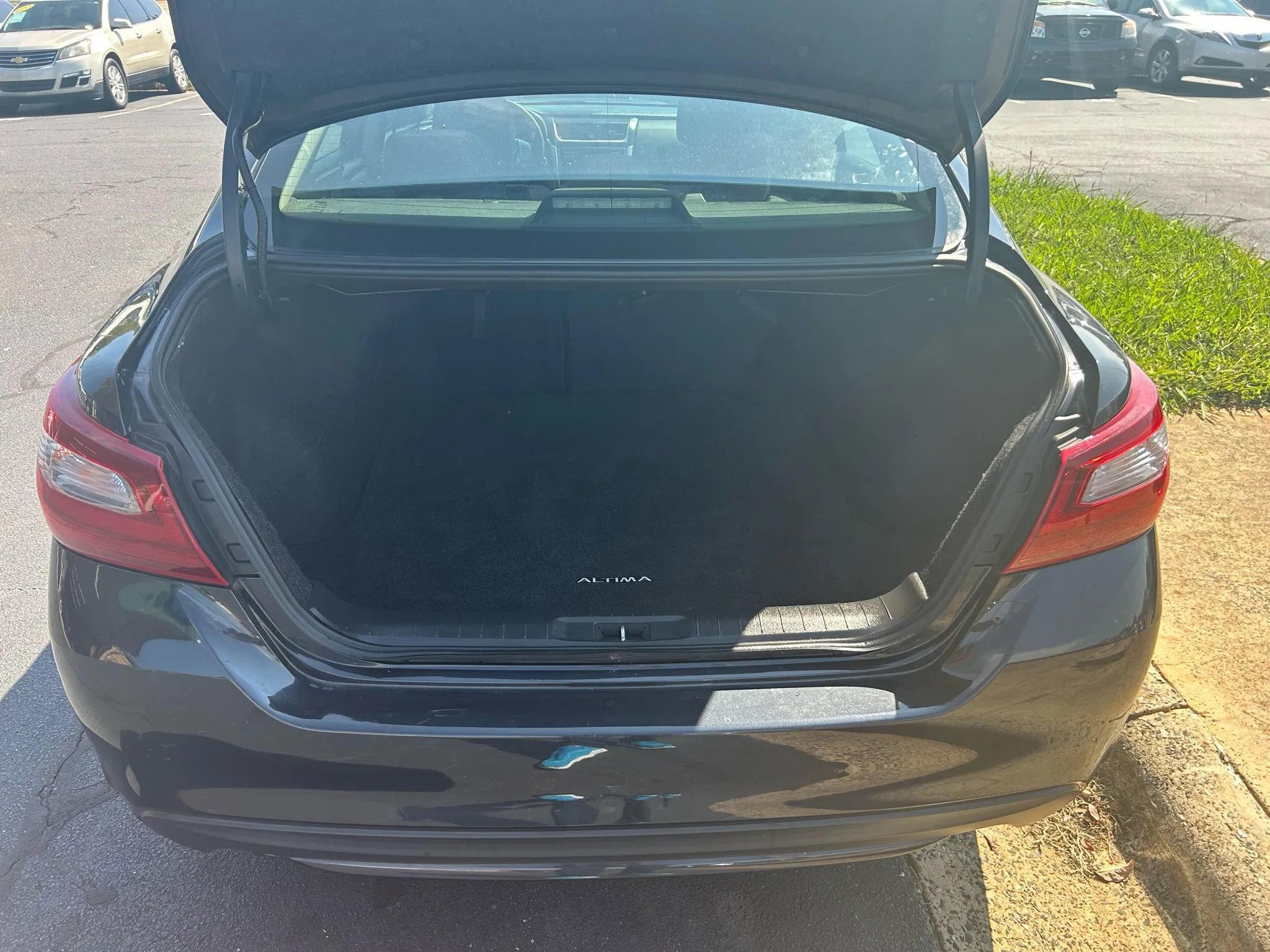 Used 2018 Nissan Altima 2.5 S w/ S Convenience Package image 18