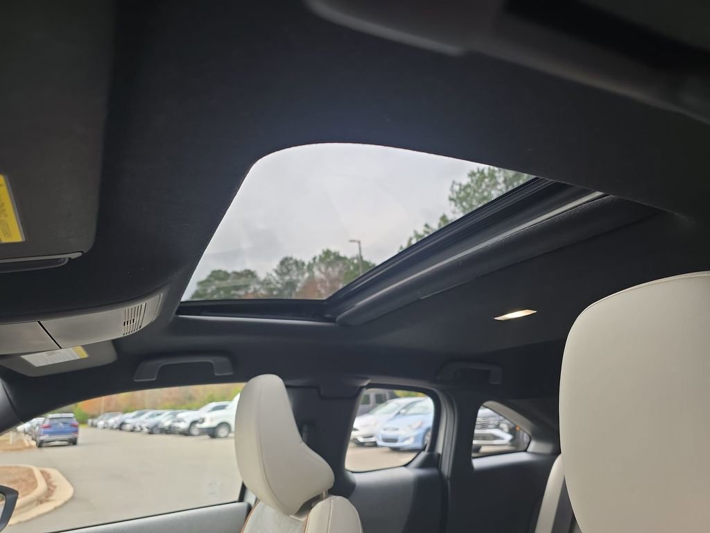 Used 2022 MAZDA MX-30 Electric w/ Premium Package image 39