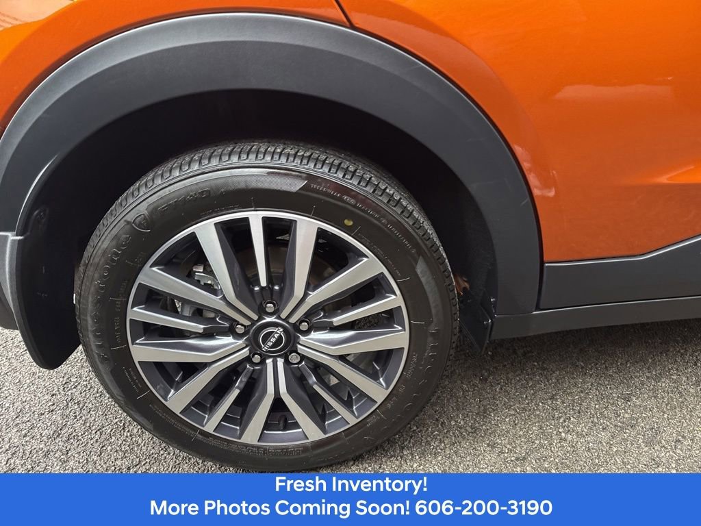 Used 2023 Nissan Kicks SV image 5