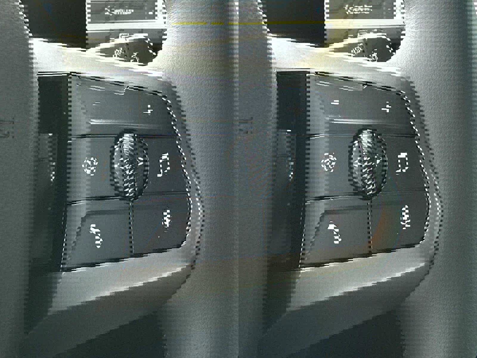 Used 2025 BMW iX xDrive50 w/ Premium Package image 7