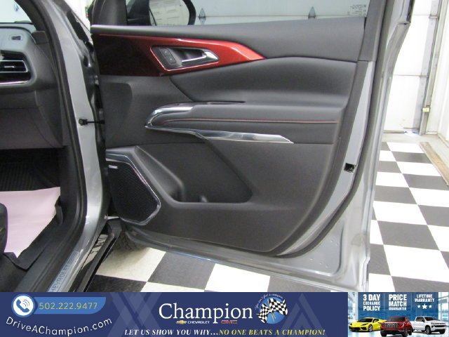Used 2024 Chevrolet Traverse RS AWD/4WD image 47