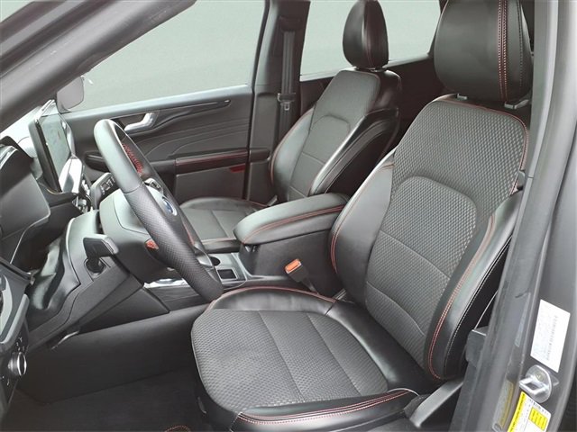 Used 2023 Ford Escape ST-Line w/ Tech Pack #1 image 14