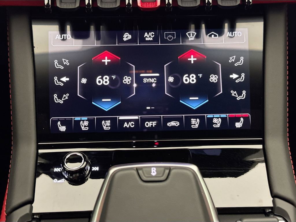 Used 2025 Lamborghini Urus SE image 16