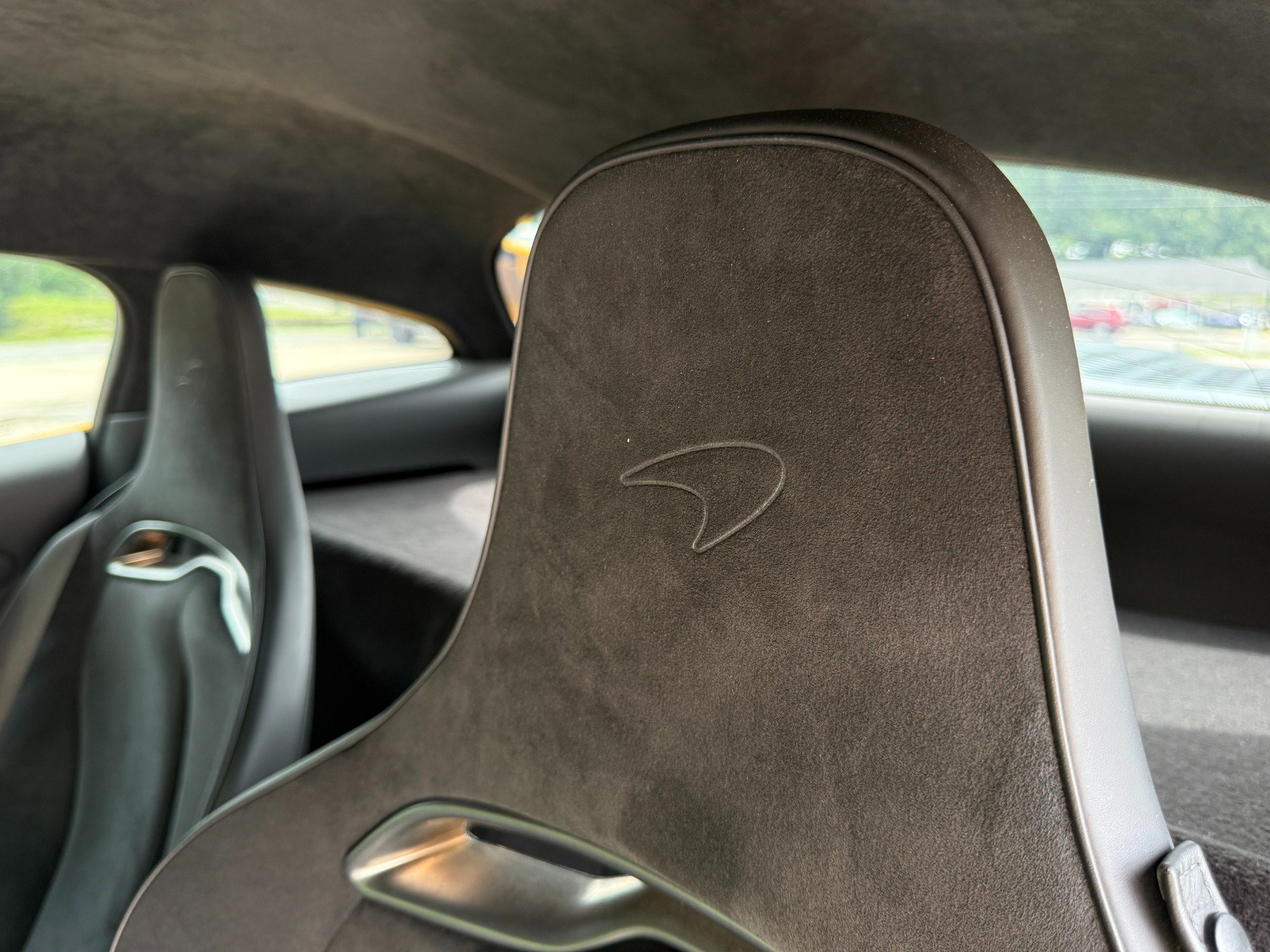 Used 2024 McLaren Artura RWD image 44