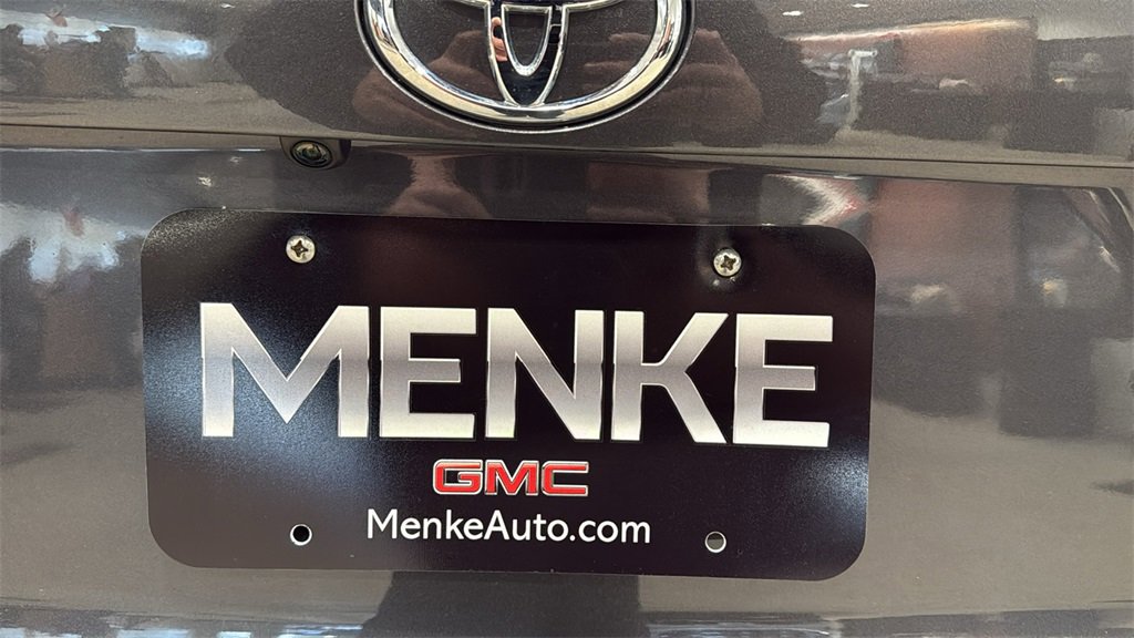 Used 2019 Toyota RAV4 XLE Premium image 9