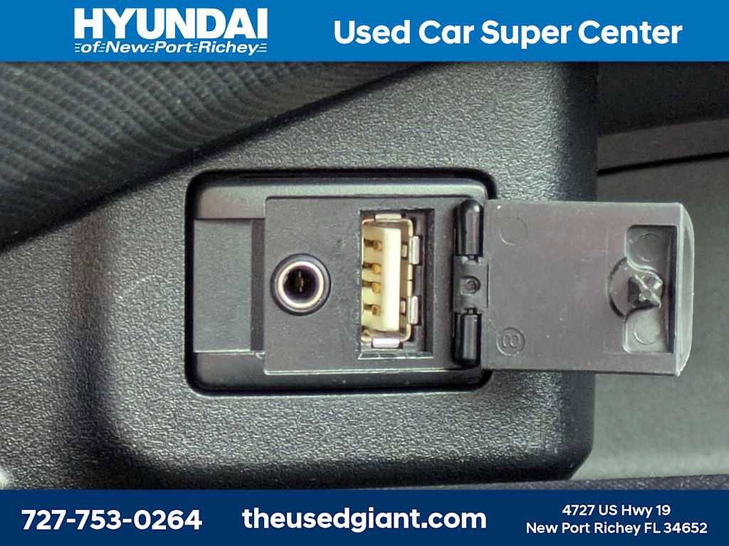 Used 2018 Toyota Prius C Two image 23