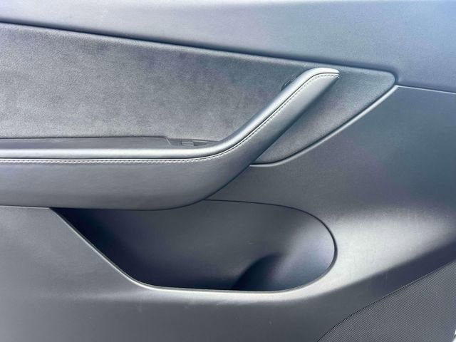 Used 2022 Tesla Model Y Performance image 24