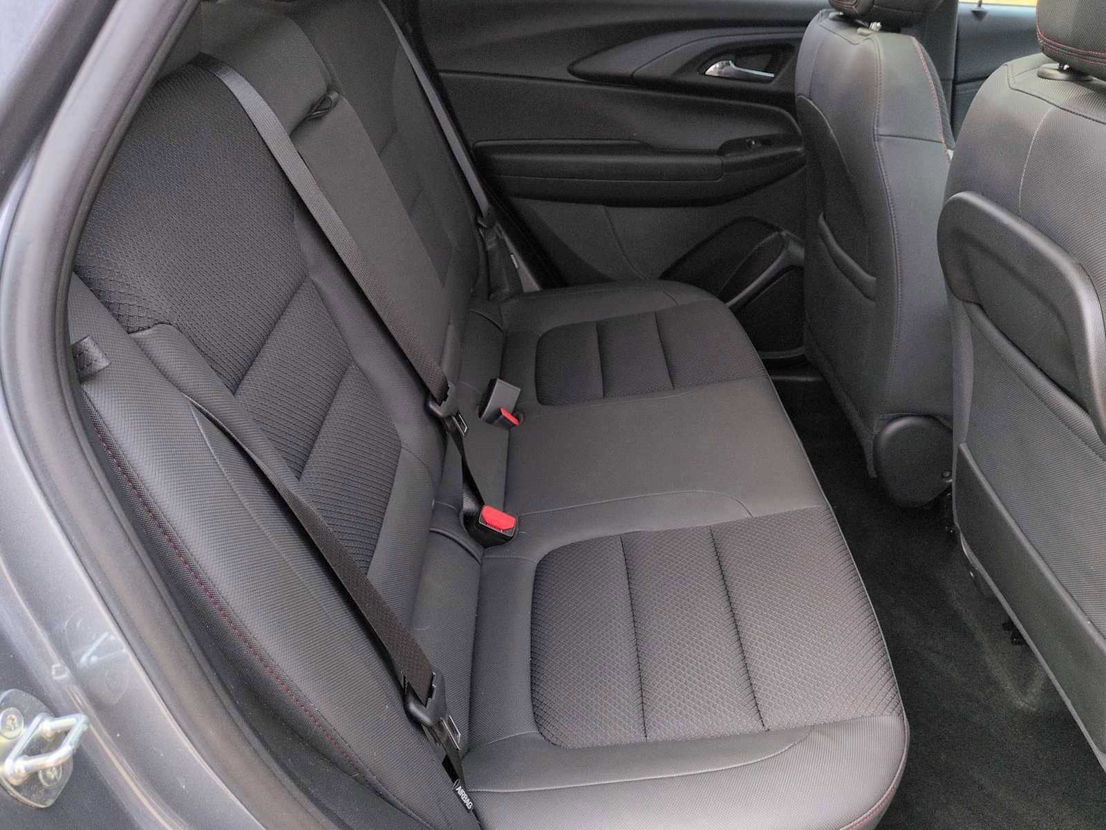 Used 2021 Chevrolet TrailBlazer RS w/ Sun and Liftgate Package FWD image 21
