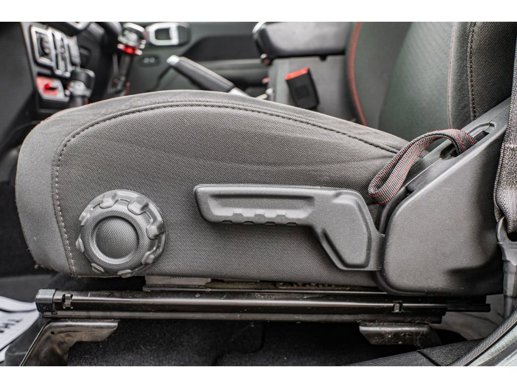 Used 2018 Jeep Wrangler Unlimited Rubicon w/ Dual Top Group image 8