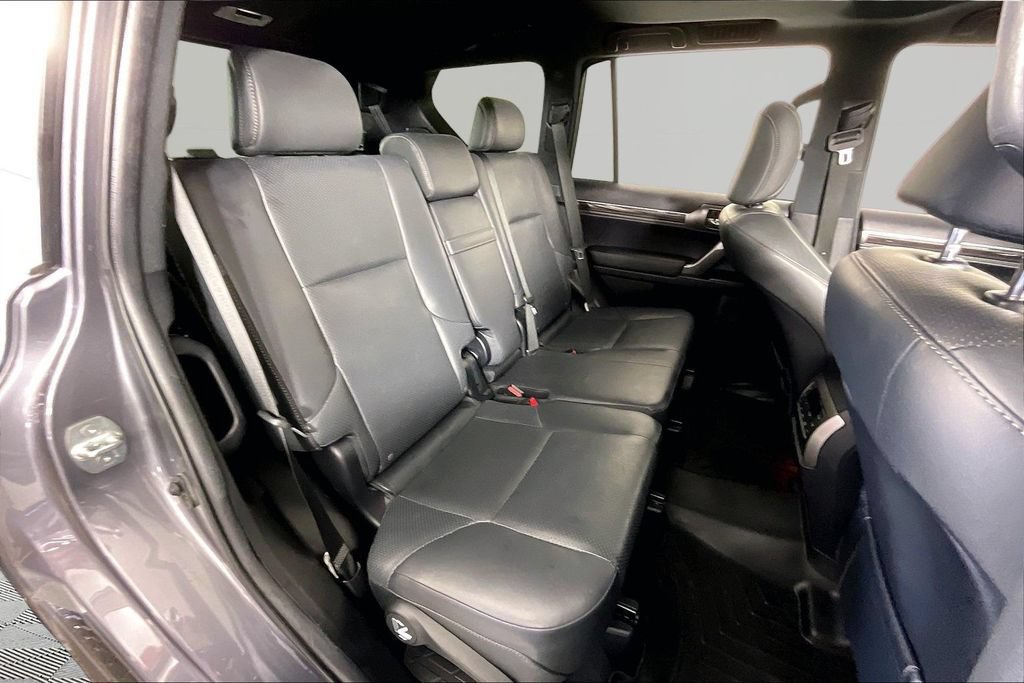 Used 2022 Lexus GX 460 Luxury w/ Off Road Package AWD/4WD image 24