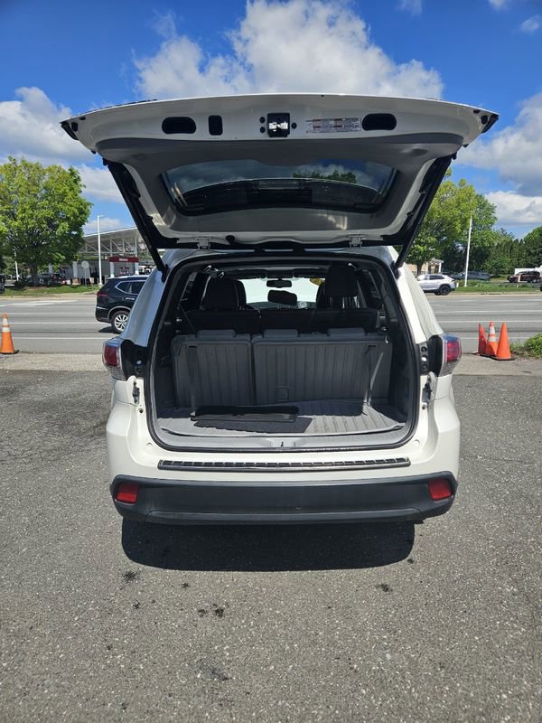 Used 2015 Toyota Highlander XLE AWD/4WD image 28