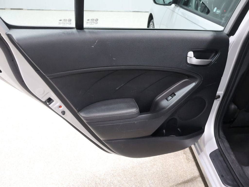 Used 2017 Kia Forte LX image 17