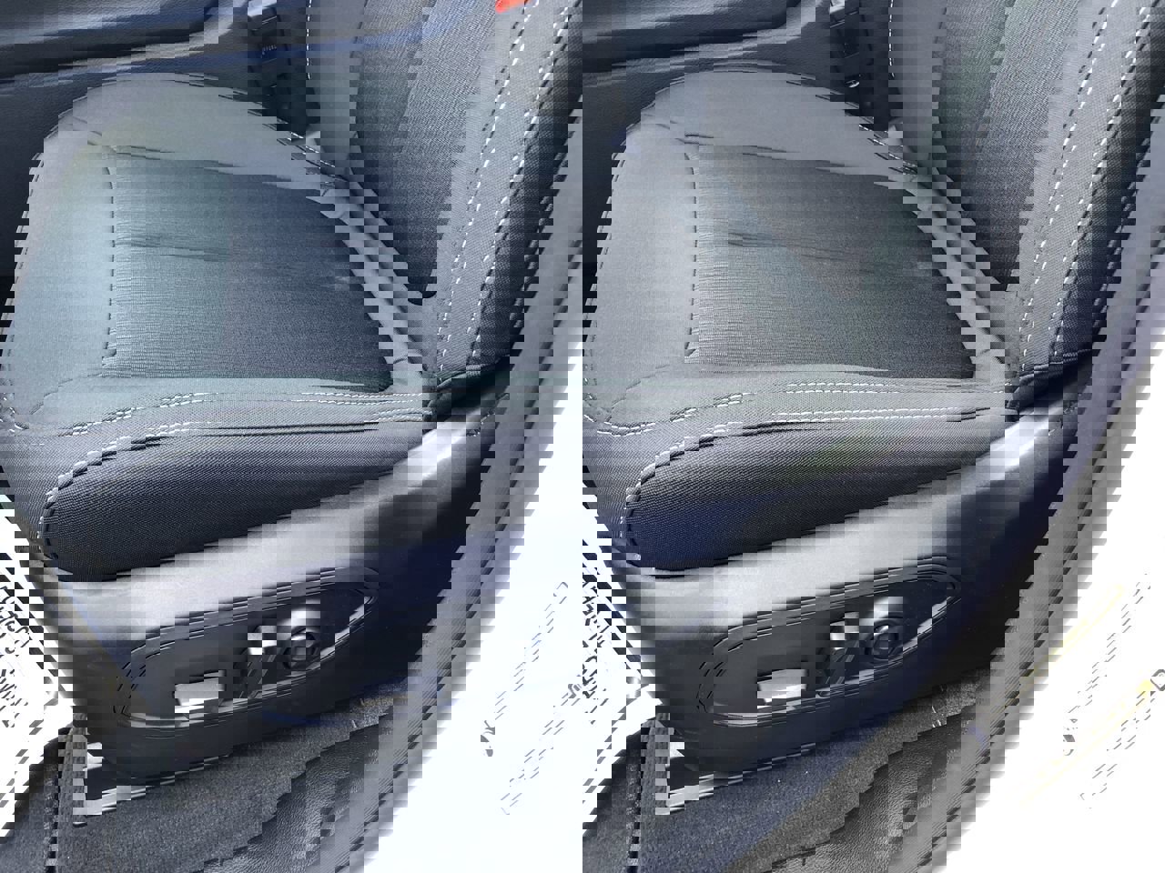 New 2026 Jeep Grand Cherokee Laredo image 23