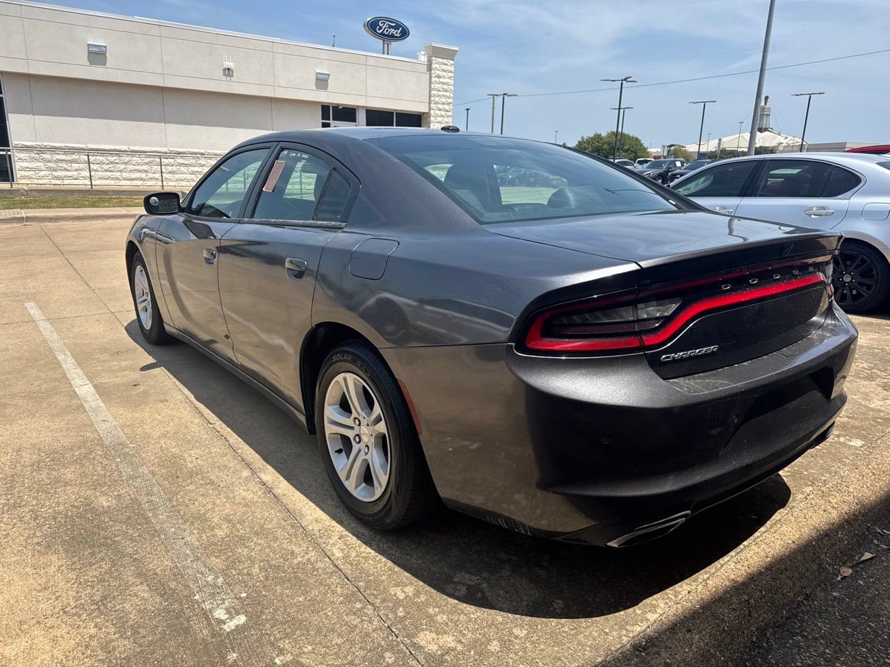 Used 2019 Dodge Charger SXT w/ Leather Interior Group RWD image 7