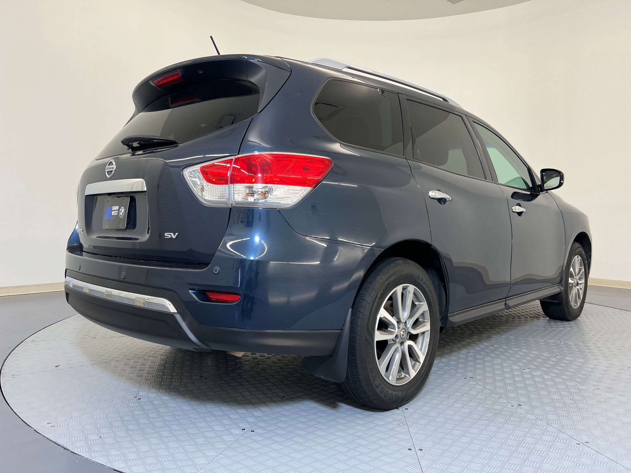 Used 2013 Nissan Pathfinder SV image 8