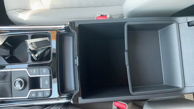 Certified 2025 Kia Sorento SX image 25