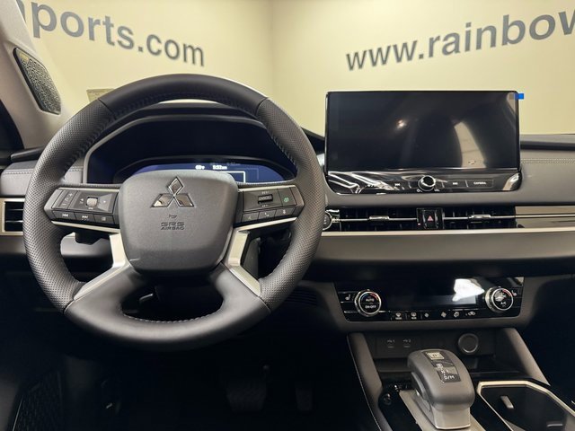 New 2025 Mitsubishi Outlander SE image 9