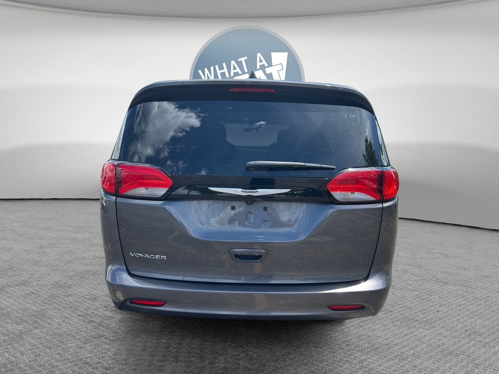 Certified 2023 Chrysler Voyager LX FWD image 5