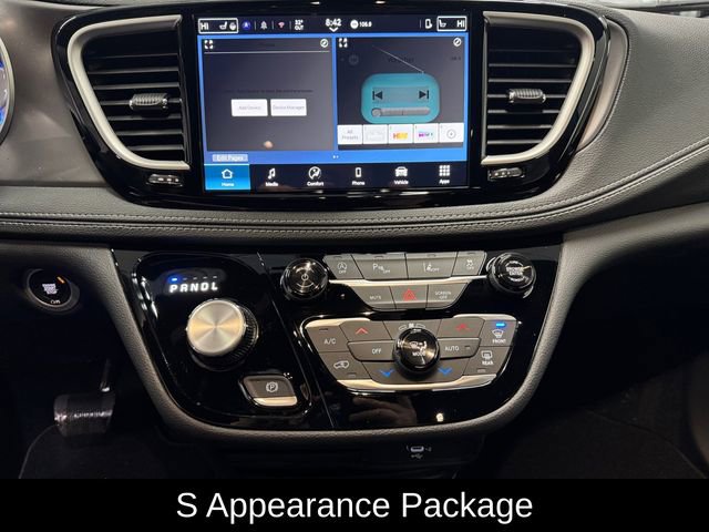 New 2026 Chrysler Pacifica Select w/ S Appearance Package image 5