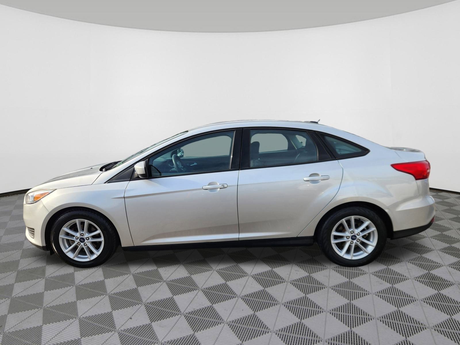 Used 2018 Ford Focus SE image 5