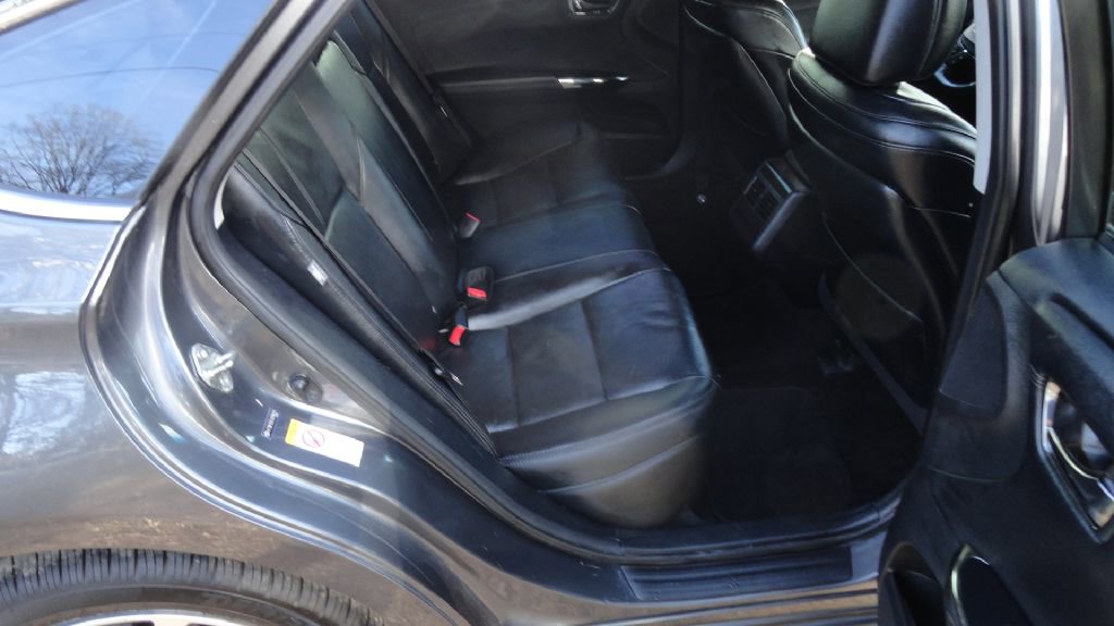 Used 2018 Toyota Avalon XLE image 18