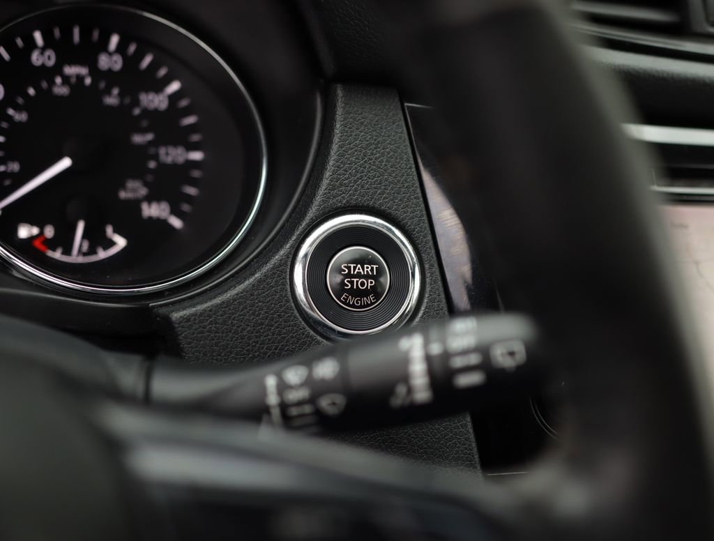 Used 2019 Nissan Rogue SL w/ Premium Package image 19