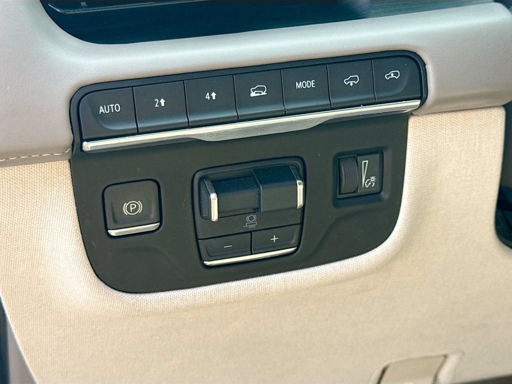 Used 2021 Cadillac Escalade Premium Luxury Platinum AWD/4WD image 10