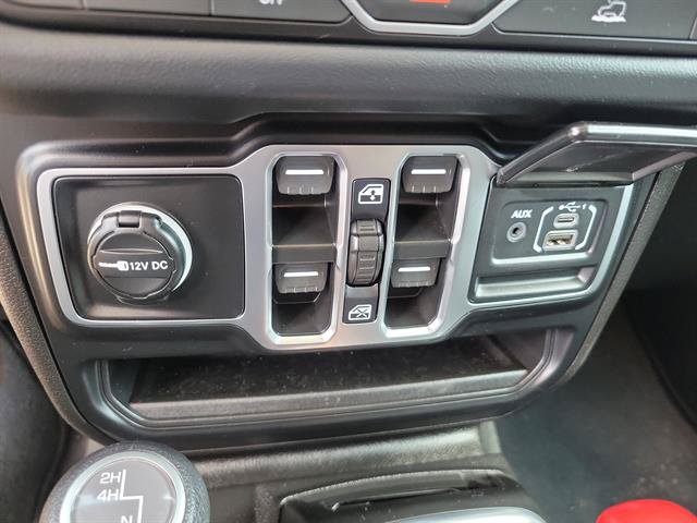 Used 2026 Jeep Wrangler Unlimited Sahara AWD/4WD image 18