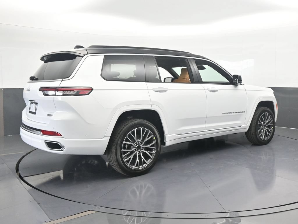 New 2025 Jeep Grand Cherokee L Summit AWD/4WD image 6