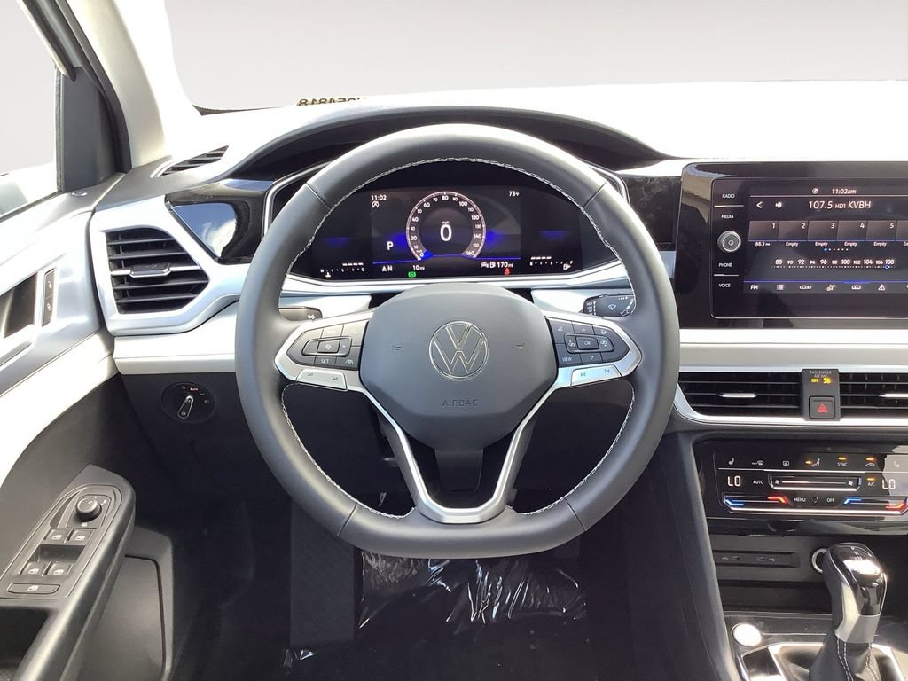 Used 2026 Volkswagen Taos SE FWD image 14