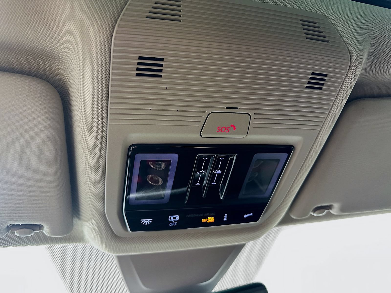 Certified 2024 Volkswagen Atlas Peak Edition SEL AWD/4WD image 31