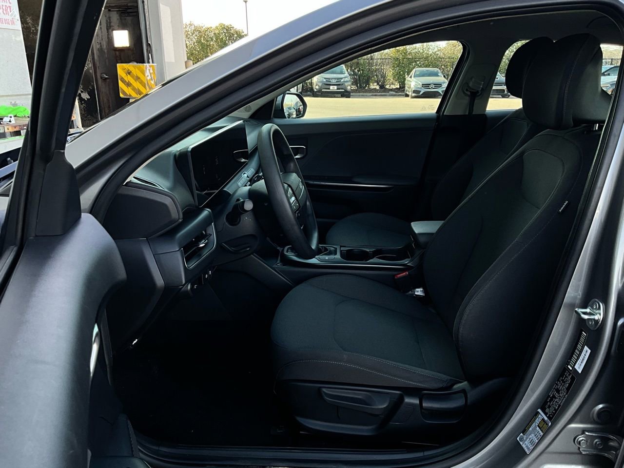 Used 2025 Kia K4 LXS image 10