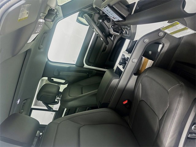 Used 2025 Land Rover Defender 130 S image 29
