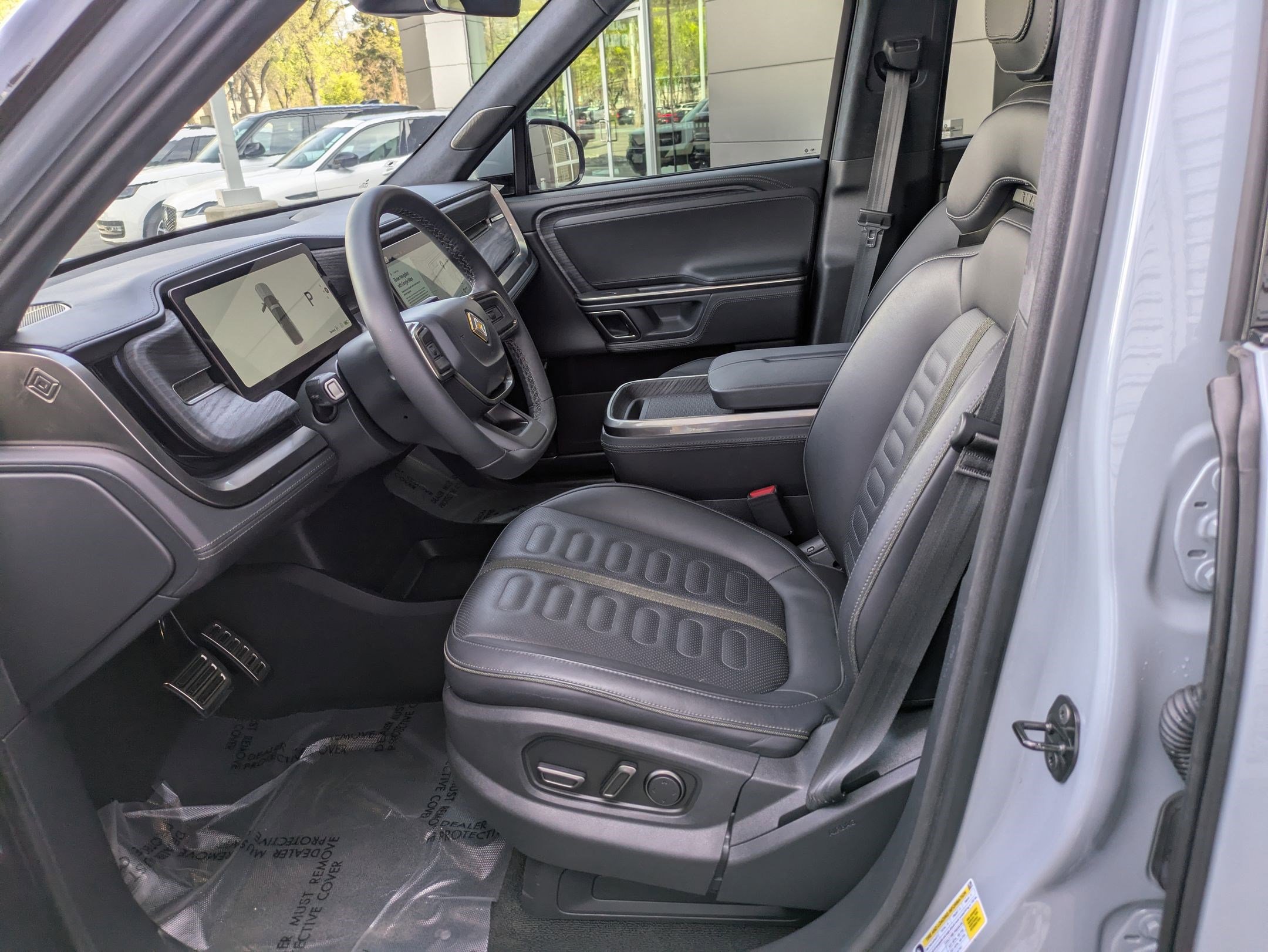 Used 2024 Rivian R1T Adventure AWD/4WD image 15