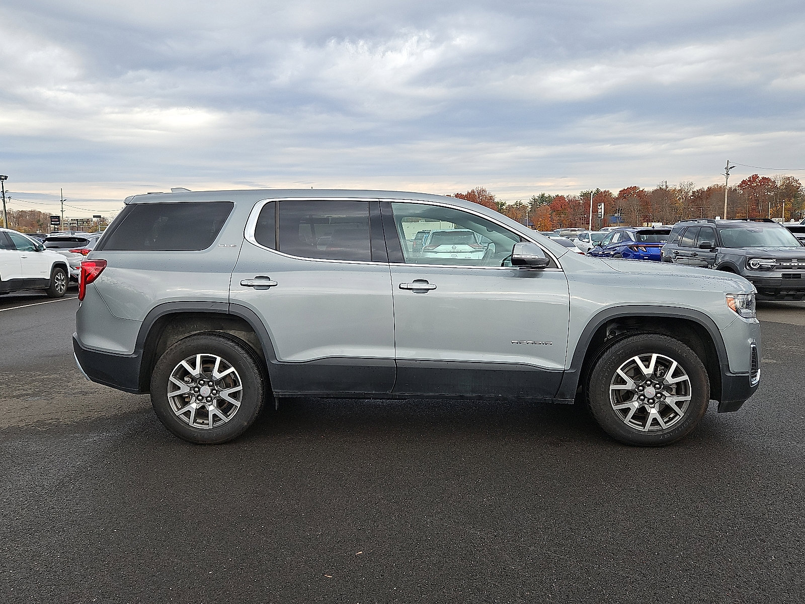 Certified 2023 GMC Acadia SLE image 7