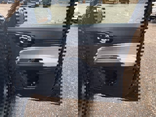 Used 2025 Jeep Compass Limited image 21