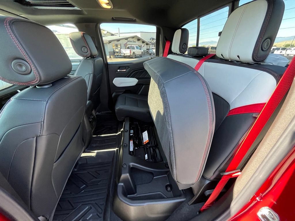 New 2026 GMC Canyon AT4X w/ LPO, Black Badging Package AWD/4WD image 16