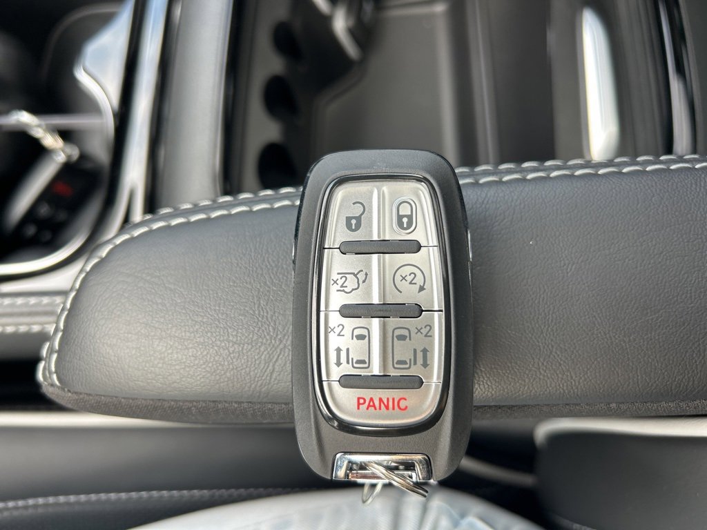 New 2026 Chrysler Pacifica Limited w/ S Appearance Package image 50