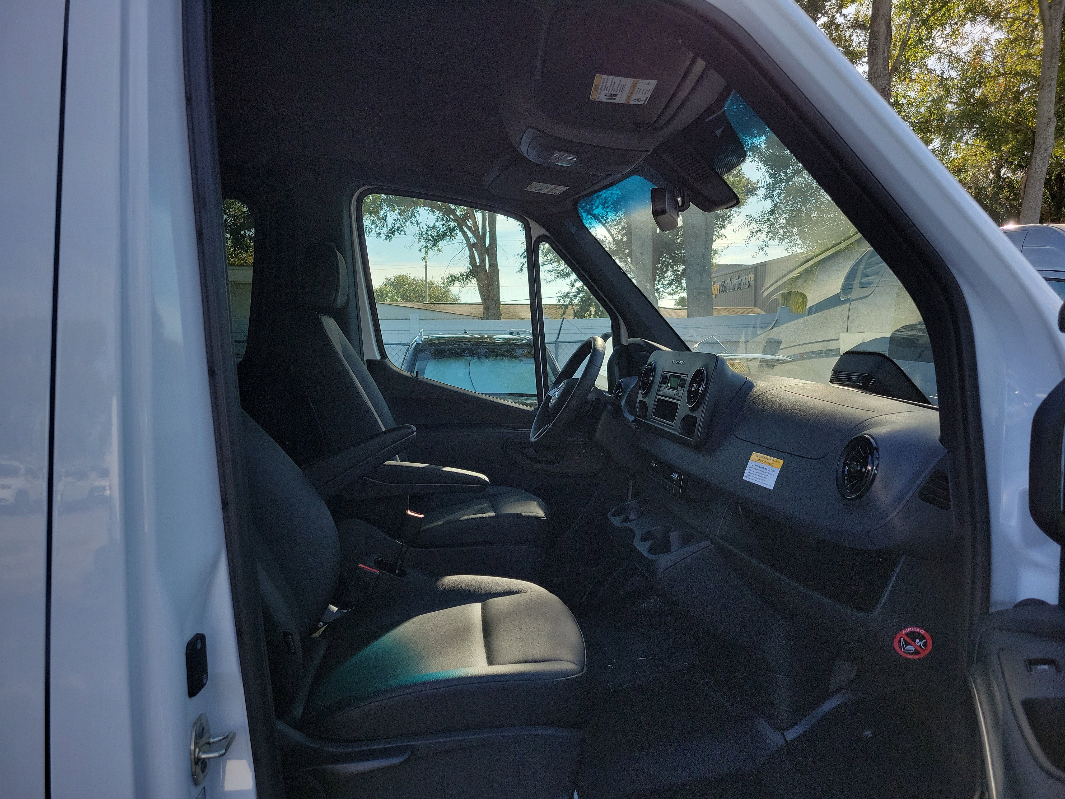 Used 2025 Mercedes-Benz Sprinter 2500 image 26