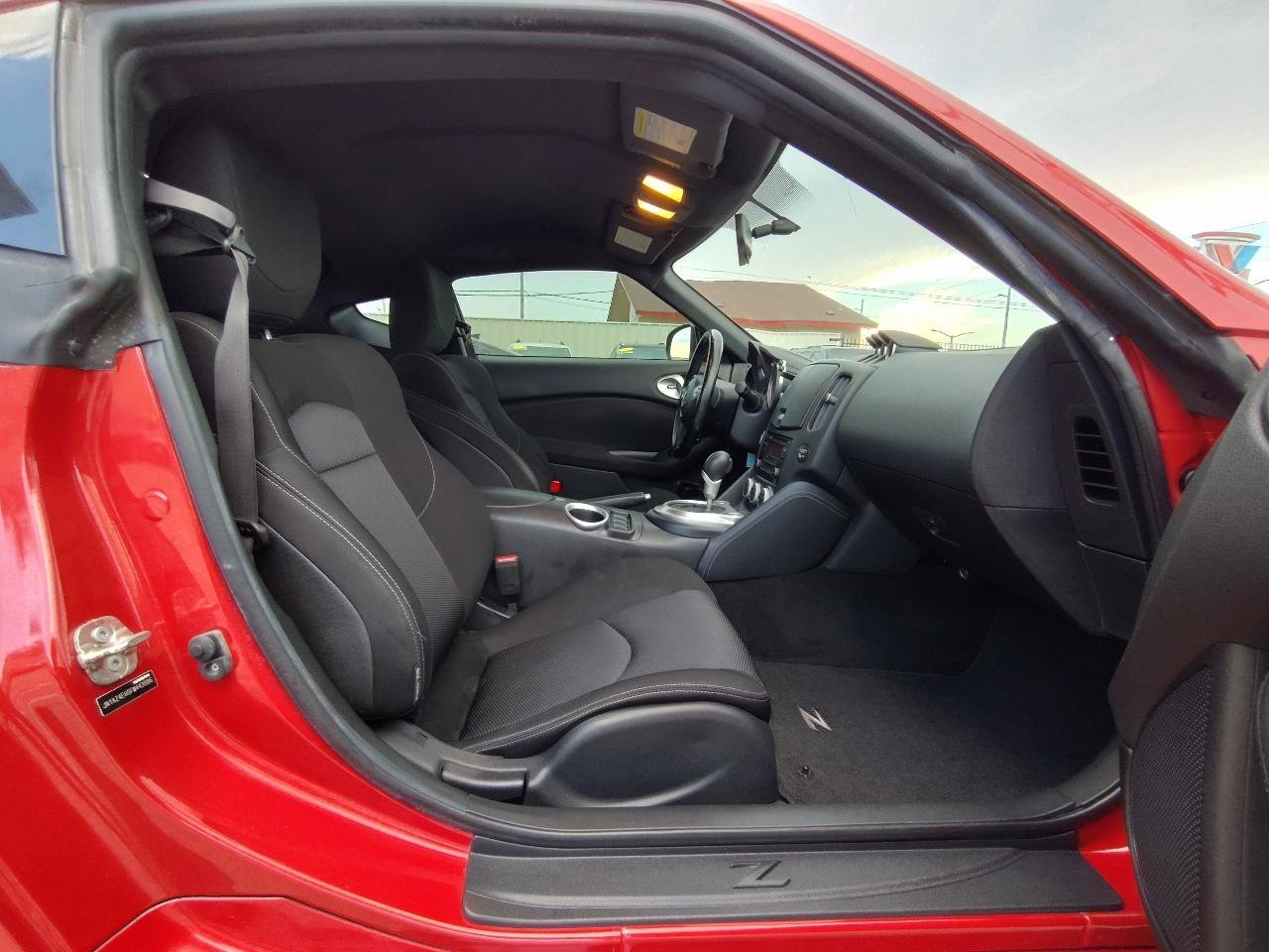 Used 2015 Nissan 370Z Coupe image 26