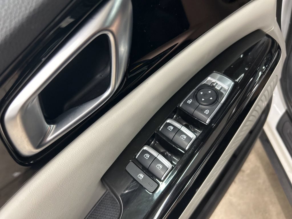 Certified 2023 Kia Carnival EX FWD image 26