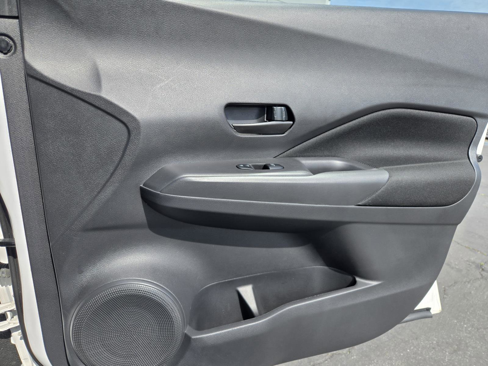 Used 2021 Nissan Kicks S FWD image 33