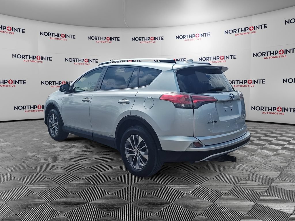 Used 2016 Toyota RAV4 XLE AWD/4WD image 4