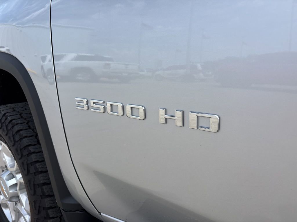 Used 2022 Chevrolet Silverado 3500 LT AWD/4WD image 15