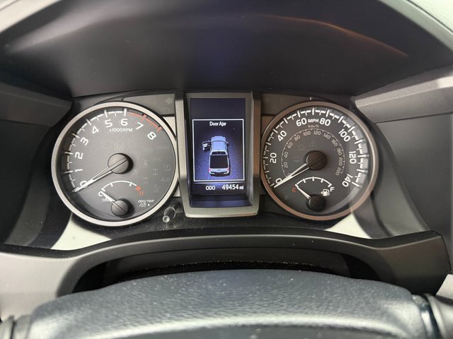 Used 2019 Toyota Tacoma TRD Off-Road image 9